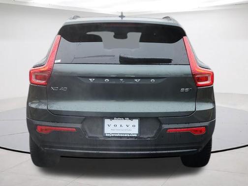 Forest Green 2026 Volvo XC40 B5 Ultra