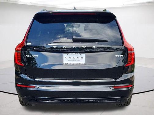 Onyx Black Metallic 2026 Volvo XC90 Plug-In Hybrid T8 Ultra Dark Theme 7-Seater