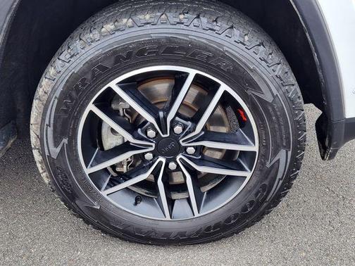 Bright White Clearcoat 2021 Jeep Grand Cherokee Trailhawk