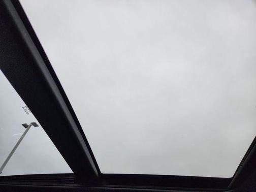 Bright White Clearcoat 2021 Jeep Grand Cherokee Trailhawk