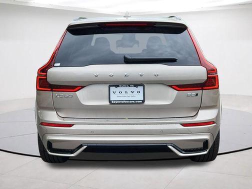 Bright 2026 Volvo XC60 B5 Ultra