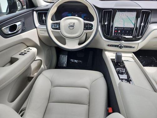 Silver 2024 Volvo XC60 B5 Core