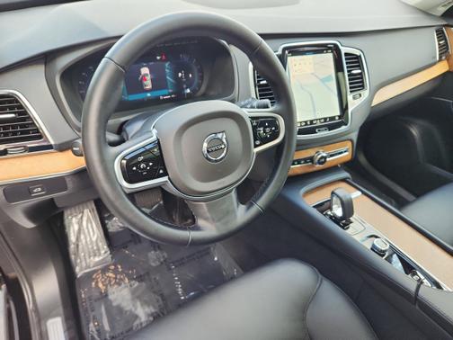 2025 Volvo XC90 B6 Plus 7-Seater