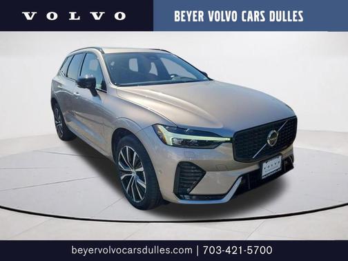 Bright 2023 Volvo XC60 B5 Plus Dark Theme