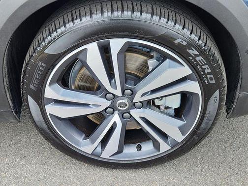 Denim Blue Metallic 2025 Volvo V60 Cross Country B5 Plus
