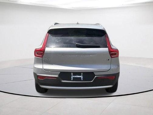 Silver 2023 Volvo XC40 B5 Plus Bright Theme