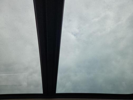 Bright Silver Metallic 2021 Volvo XC90 T6 Momentum 7 Passenger