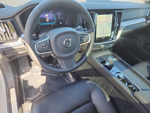 2025 Volvo S60 Core