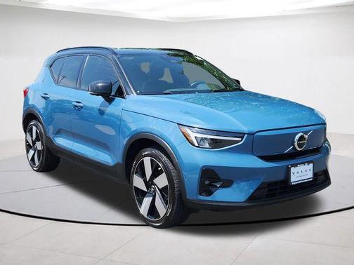 Fjord Blue Metallic 2023 Volvo XC40 Recharge Pure Electric Twin Plus