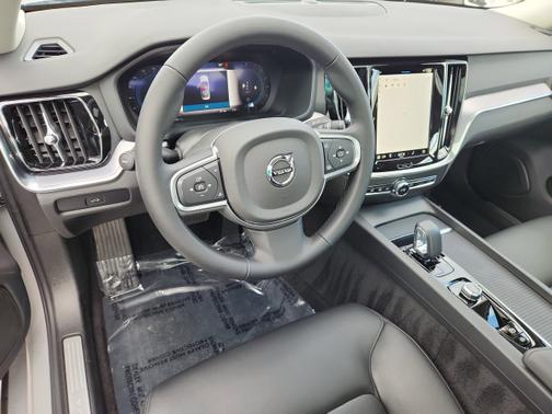 2025 Volvo S60 Core