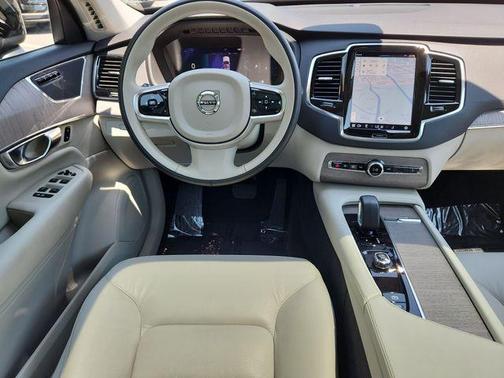 Onyx Black Metallic 2023 Volvo XC90 B5 Plus