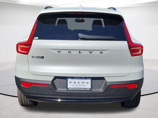 Crystal White Pearl 2026 Volvo EX40 Twin Motor Plus