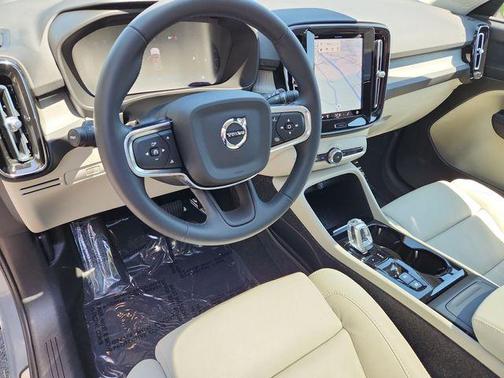 Thunder Gray Metallic 2023 Volvo XC40 B5 Plus Dark Theme