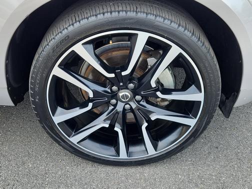 2022 Volvo XC60 B6 Inscription