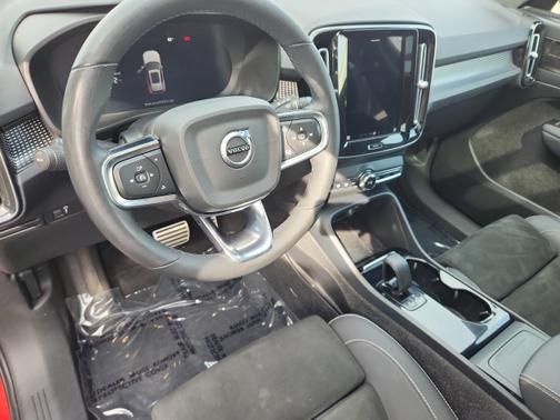 2022 Volvo XC40 Recharge Pure Electric P8 Ultimate