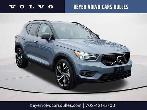 2022 Volvo XC40 R-Design
