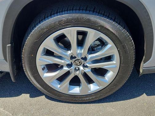 Moon Dust 2021 Toyota Highlander Limited