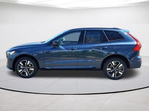 Denim Blue Metallic 2026 Volvo XC60 B5 Plus