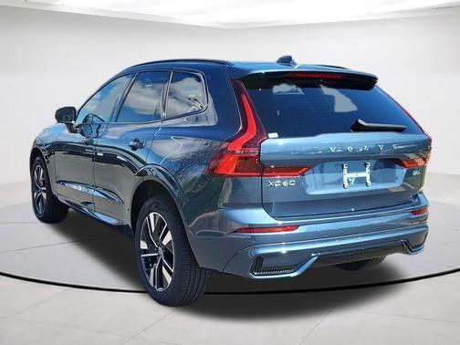 Denim Blue Metallic 2026 Volvo XC60 B5 Plus