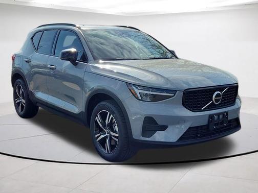 Gray Metallic 2026 Volvo XC40 B5 Core