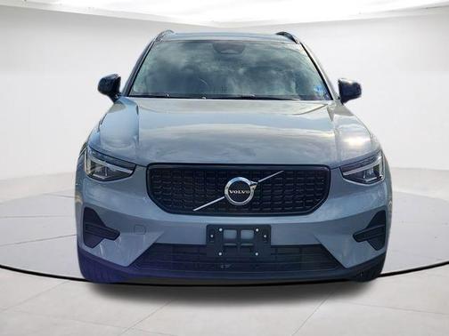 Gray Metallic 2026 Volvo XC40 B5 Core