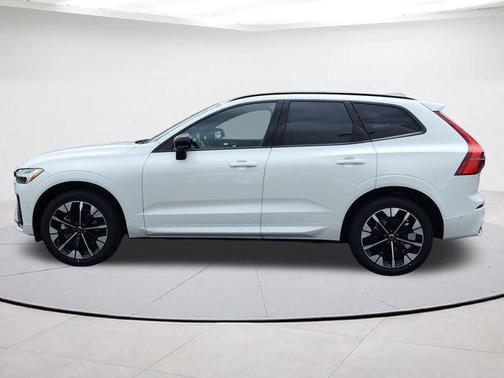 Crystal White 2026 Volvo XC60 B5 Plus