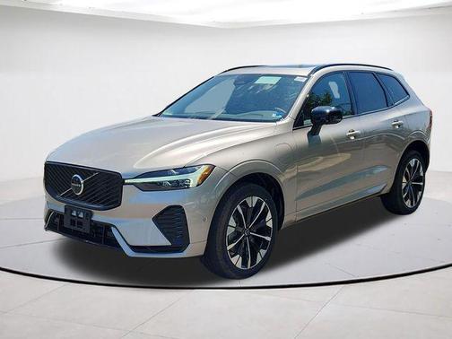 Bright 2026 Volvo XC60 Plug-In Hybrid T8 Plus