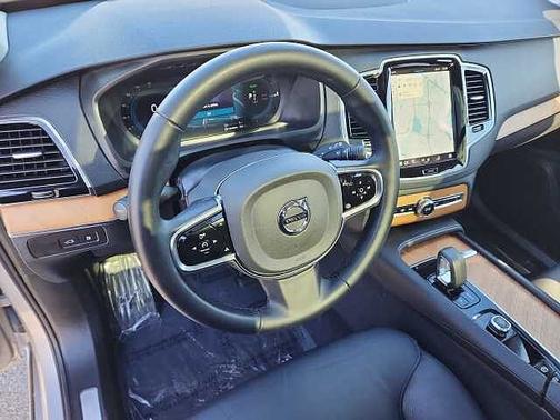 2024 Volvo XC90 Plus