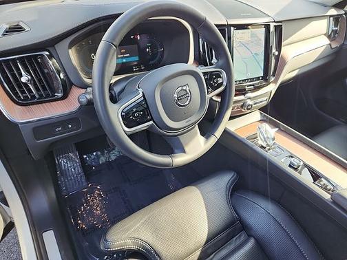 2024 Volvo XC60 Ultimate