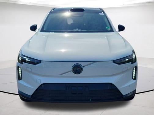 Crystal White Metallic 2025 Volvo EX90 Twin Motor Ultra