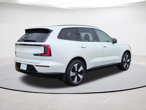 Crystal White 2025 Volvo EX90 Twin Motor Plus