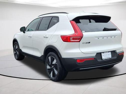 Crystal White Pearl 2026 Volvo EX40 Twin Motor Plus