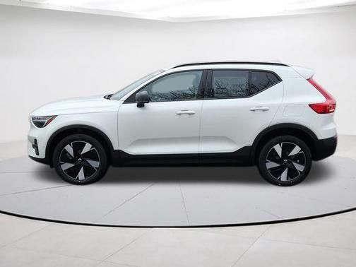 Crystal White Pearl 2026 Volvo EX40 Twin Motor Plus