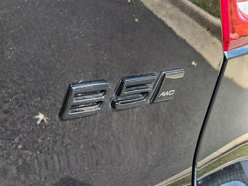 Ultra Black 2026 Volvo XC40 B5 Ultra Black Edition