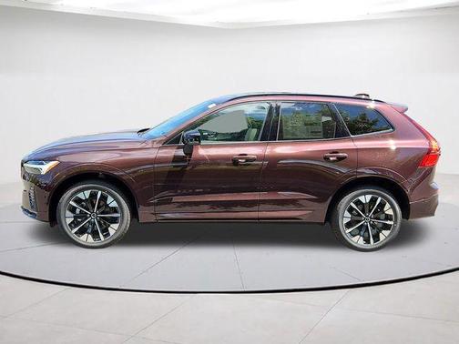 Mulberry 2026 Volvo XC60 B5 Plus