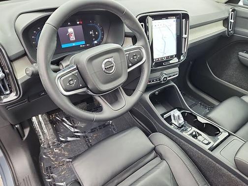 2023 Volvo XC40 Plus