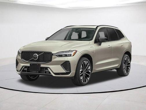 Forest Green 2026 Volvo XC60 Plug-In Hybrid T8 Plus