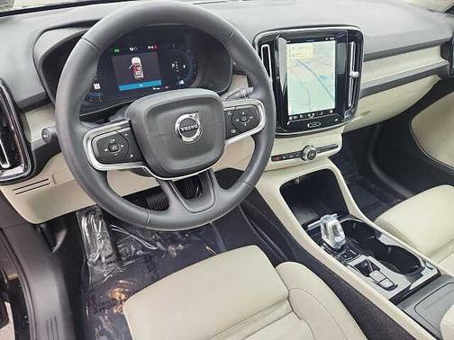 2023 Volvo XC40 Plus