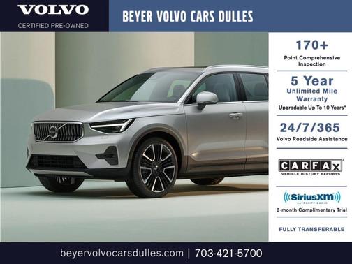 Onyx Black Metallic 2023 Volvo XC40 B5 Plus Dark Theme