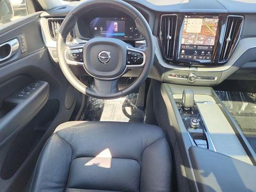 Crystal White Metallic 2025 Volvo XC60 B5 Plus