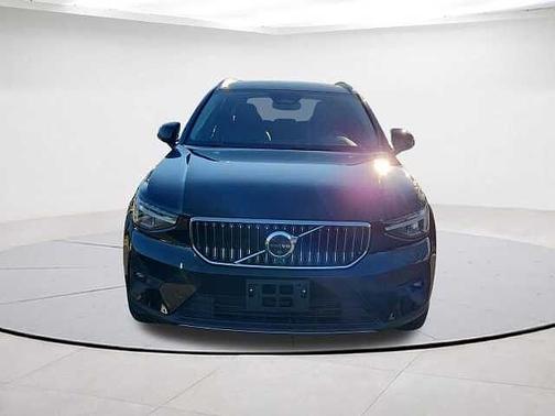 2025 Volvo XC40 Plus