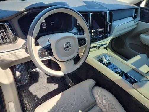 Denim Blue Metallic 2025 Volvo XC60 Plug-In Hybrid T8 Ultra