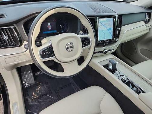 2023 Volvo XC60 Plus