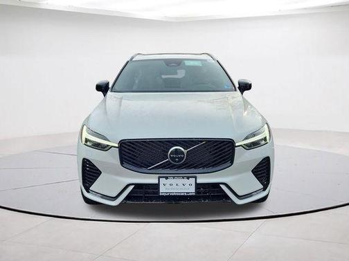 Crystal White 2026 Volvo XC60 B5 Plus