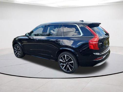 Onyx Black Metallic 2022 Volvo XC90 T6 Momentum 7 Passenger