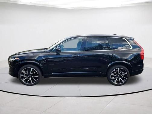 Onyx Black Metallic 2022 Volvo XC90 T6 Momentum 7 Passenger