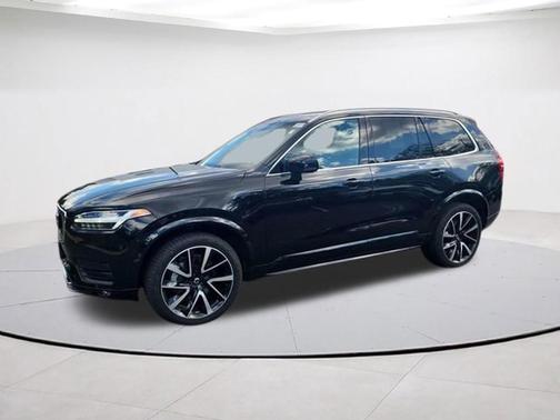 Onyx Black Metallic 2022 Volvo XC90 T6 Momentum 7 Passenger