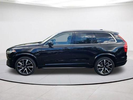 Onyx Black Metallic 2022 Volvo XC90 T6 Momentum 7 Passenger
