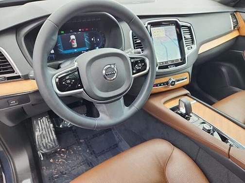 2023 Volvo XC90 Plus