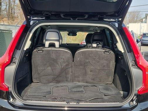Onyx Black Metallic 2025 Volvo XC90 B5 Core